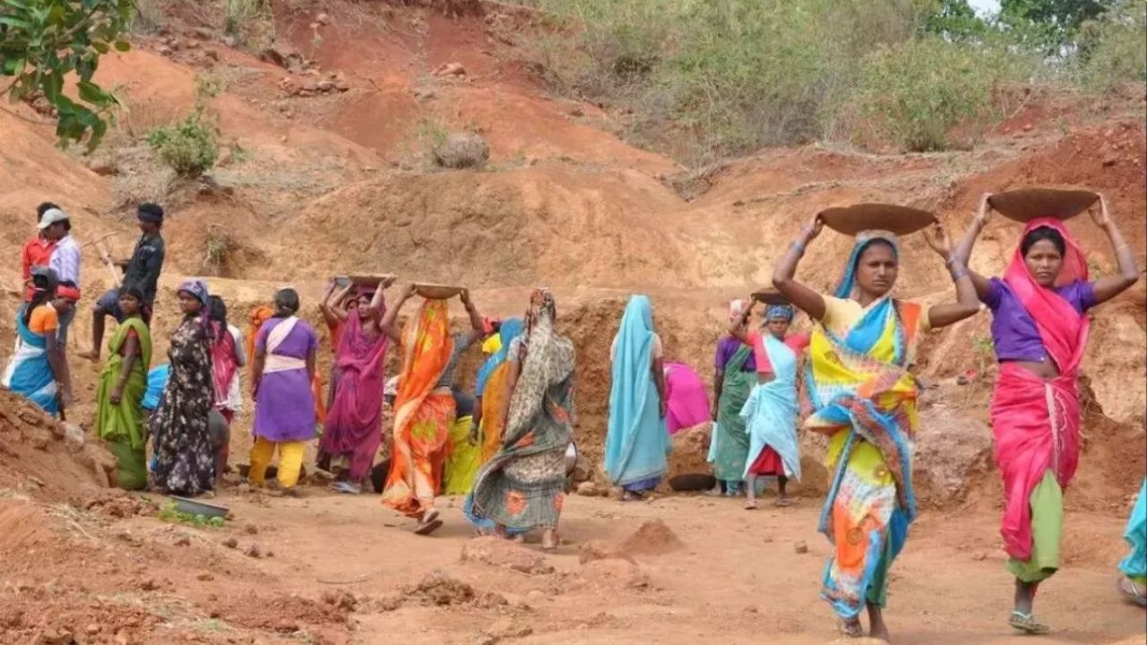 सरकार का ऐतिहासिक फैसला… ग्रामीण रोजगार में बड़ा बदलाव, VB-G RAM G 2025 ड्राफ्ट नियम पर जानें पूरा अपडेट