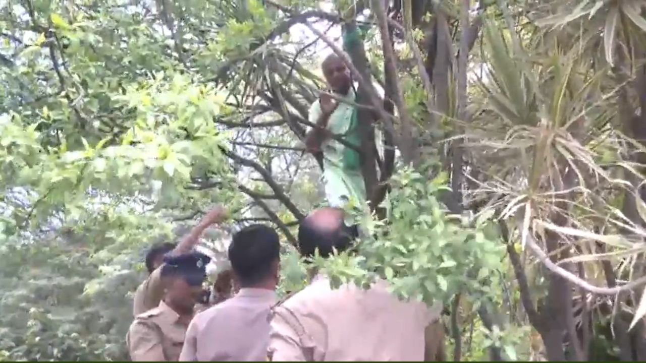 62 करोड़ मुआवजे को अफसरों ने 62 लाख किया..10 साल से धरना, विधानसभा में किसान ने फंदा लगाया