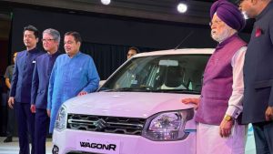 मारुति ने लॉन्च की भारत की पहली फ्लेक्स-फ्यूल कार, 85 फीसदी एथेनॉल पर चलेगी गाड़ी मारुति ने लॉन्च की भारत की पहली फ्लेक्स-फ्यूल कार, 85 फीसदी एथेनॉल पर चलेगी गाड़ी