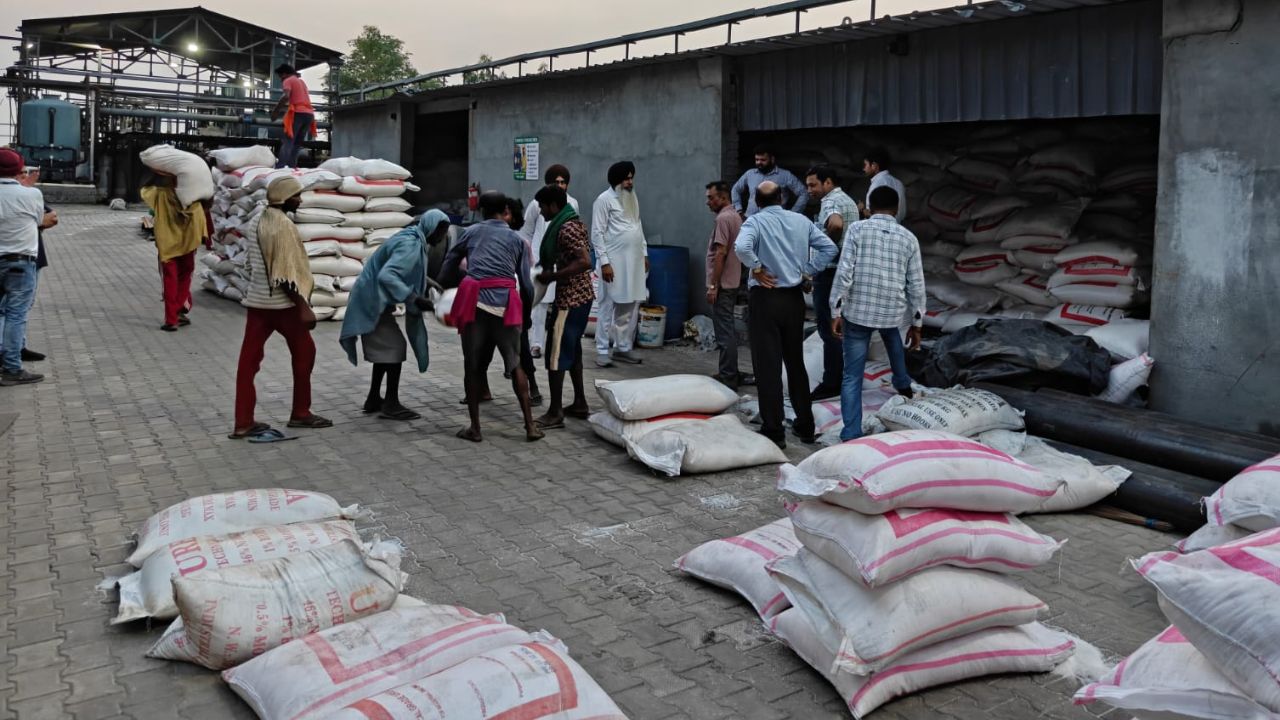 फर्जी बिल पर फैक्ट्रियों में खपाई जा रही एग्री ग्रेड यूरिया, इथेनॉल प्लांट में नकली खाद का जखीरा मिला