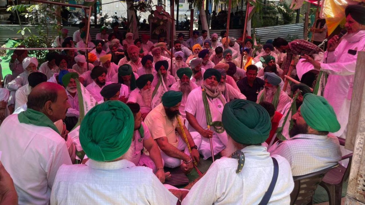लैंड पूलिंग पॉलिसी के विरोध में सड़क पर उतरे हजारों किसान, राज्य सरकार के खिलाफ नारेबाजी