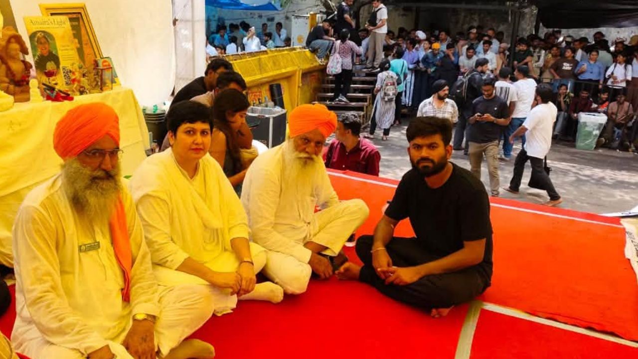 युवाओं को मिला किसानों का साथ.. जंतर मंतर पर गुरनाम सिंह चढूनी का अनशन, साझा लड़ाई का ऐलान युवाओं को मिला किसानों का साथ.. जंतर मंतर पर गुरनाम सिंह चढूनी का अनशन, साझा लड़ाई का ऐलान