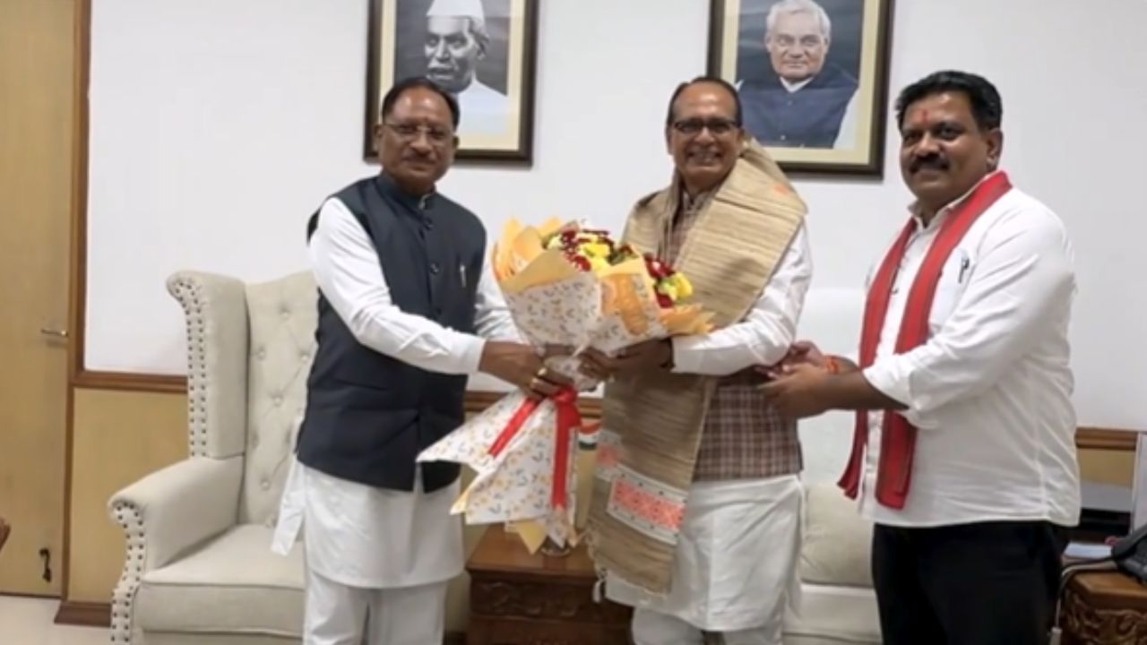 मजदूरी दर बढ़ाई.. ग्रामीणों के लिए रोज 1500 आवास बन रहे, केंद्रीय मंत्री बोले- सरकार गरीबों के लिए काम कर रही