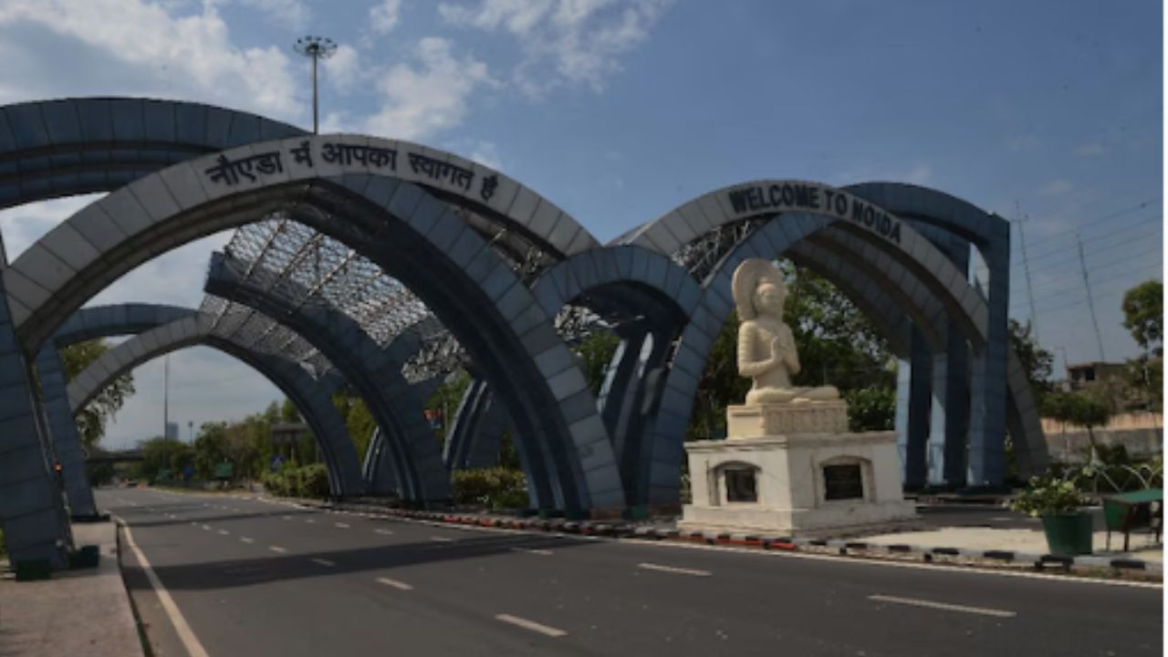हजारों किसान फिर सड़क पर! ग्रेटर नोएडा में मुआवजा और भूखंड की मांग को लेकर महापंचायत