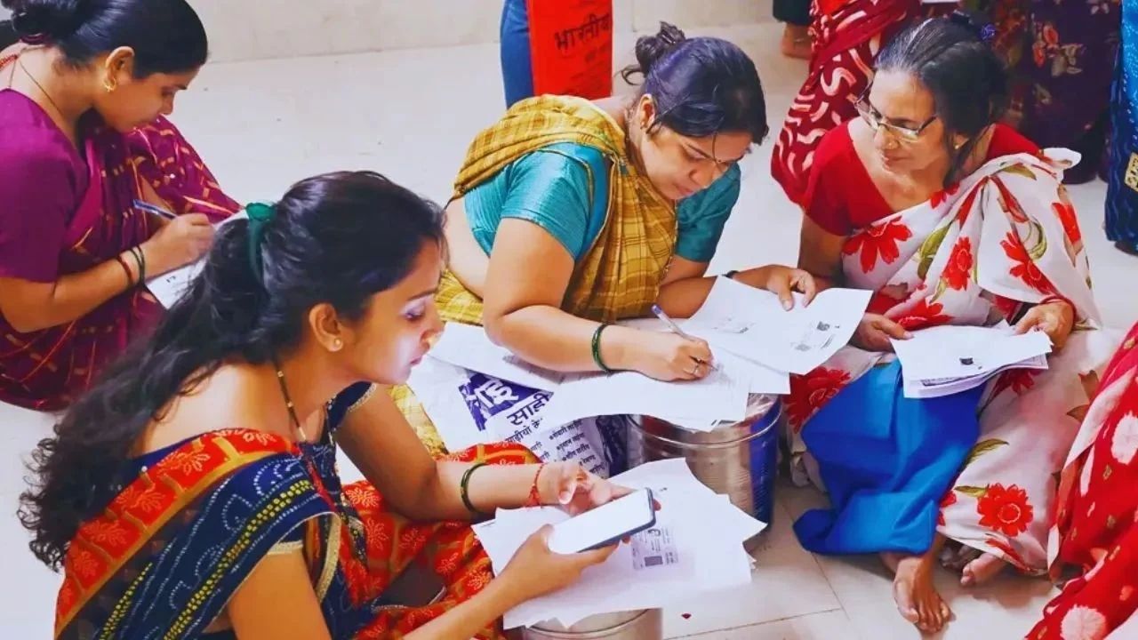 Maharashtra 92 Lakh Ineligible Beneficiaries Received Ladki Bahin Yojana Benefits 9605 Crore Recovery To Be Done