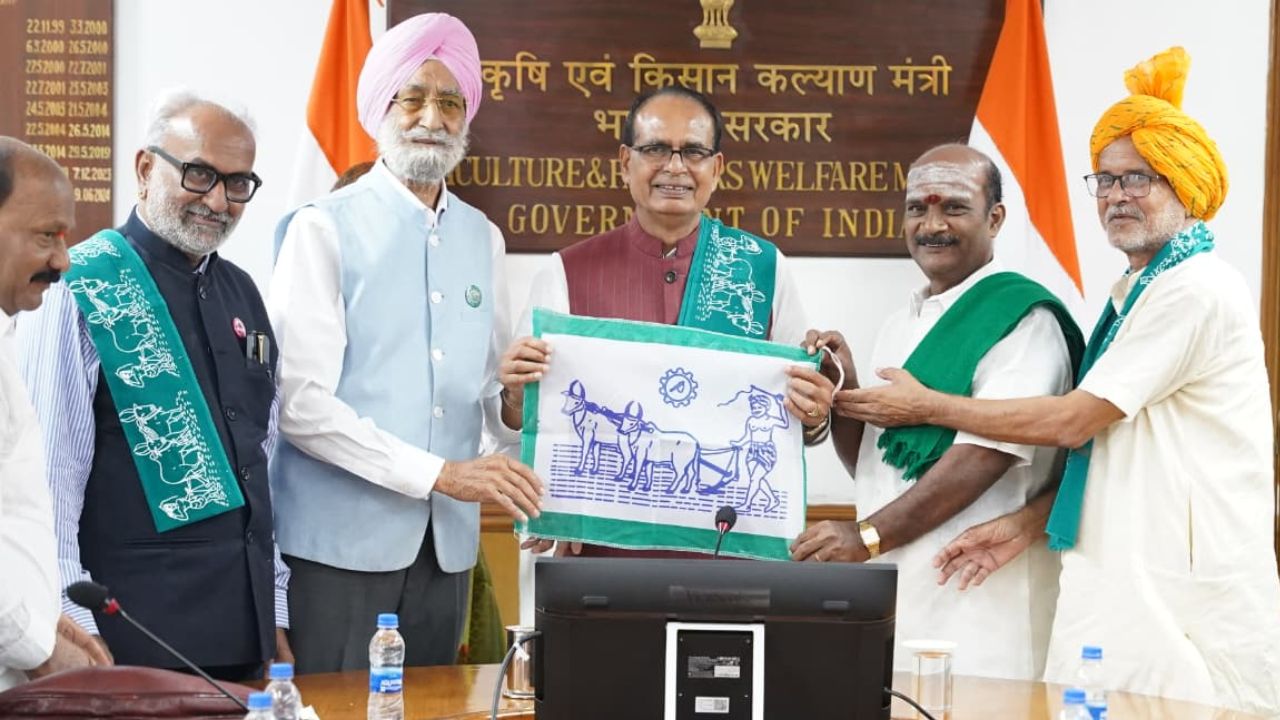 इथेनॉल पेट्रोल मुद्दे में किसानों की राय पर विचार करेगी सरकार, MSP के साथ वैकल्पिक बाजार की मांग