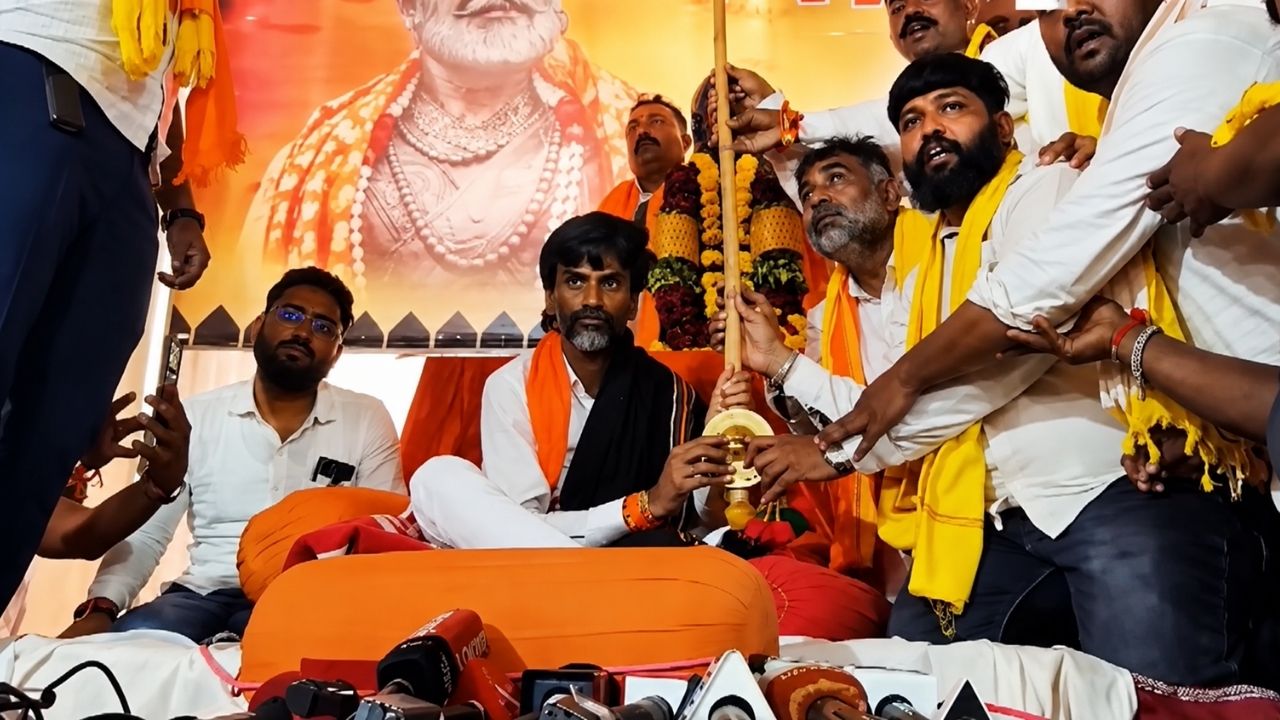 Manoj Jarange Hunger Strike Third Day Over Maratha Reservation And Farmers Issues He Warn If Six Crore Maratha Reach Mumbai They Will Not Back Down