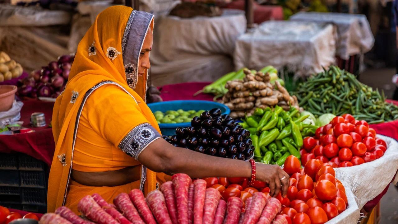 कोलकाता में सब्जियां बेकाबू! 10 दिन में दोगुने हो गए रेट.. 150 रुपये किलो बिक रहा बैंगन