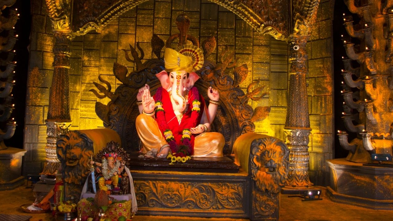 गणेश जी की स्थापना और पूजा के लिए शुभ समय 14 सितंबर को सुबह 11:02 बजे से दोपहर 1:31 बजे तक रहेगा. इस दौरान भक्त विधि-विधान से बप्पा की स्थापना और पूजा कर सकते हैं.
गणेश जी की स्थापना और पूजा के लिए शुभ समय 14 सितंबर को सुबह 11:02 बजे से दोपहर 1:31 बजे तक रहेगा. इस दौरान भक्त विधि-विधान से बप्पा की स्थापना और पूजा कर सकते हैं.