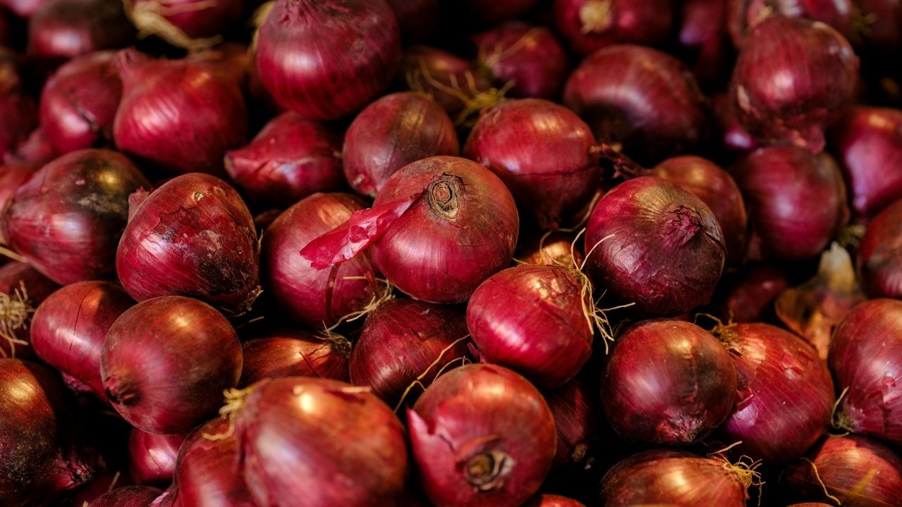 Onion Buffer Stock Kanda Express Reaches Chennai With 840 Tonnes Subsidized Onion For Ration Card Holders