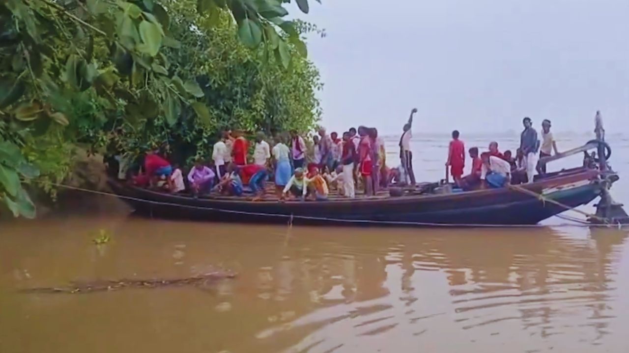 Patna Flood Latest Update Ganga Water Level Crosses Highest Flood Level Water Enters In Low Lying Ares