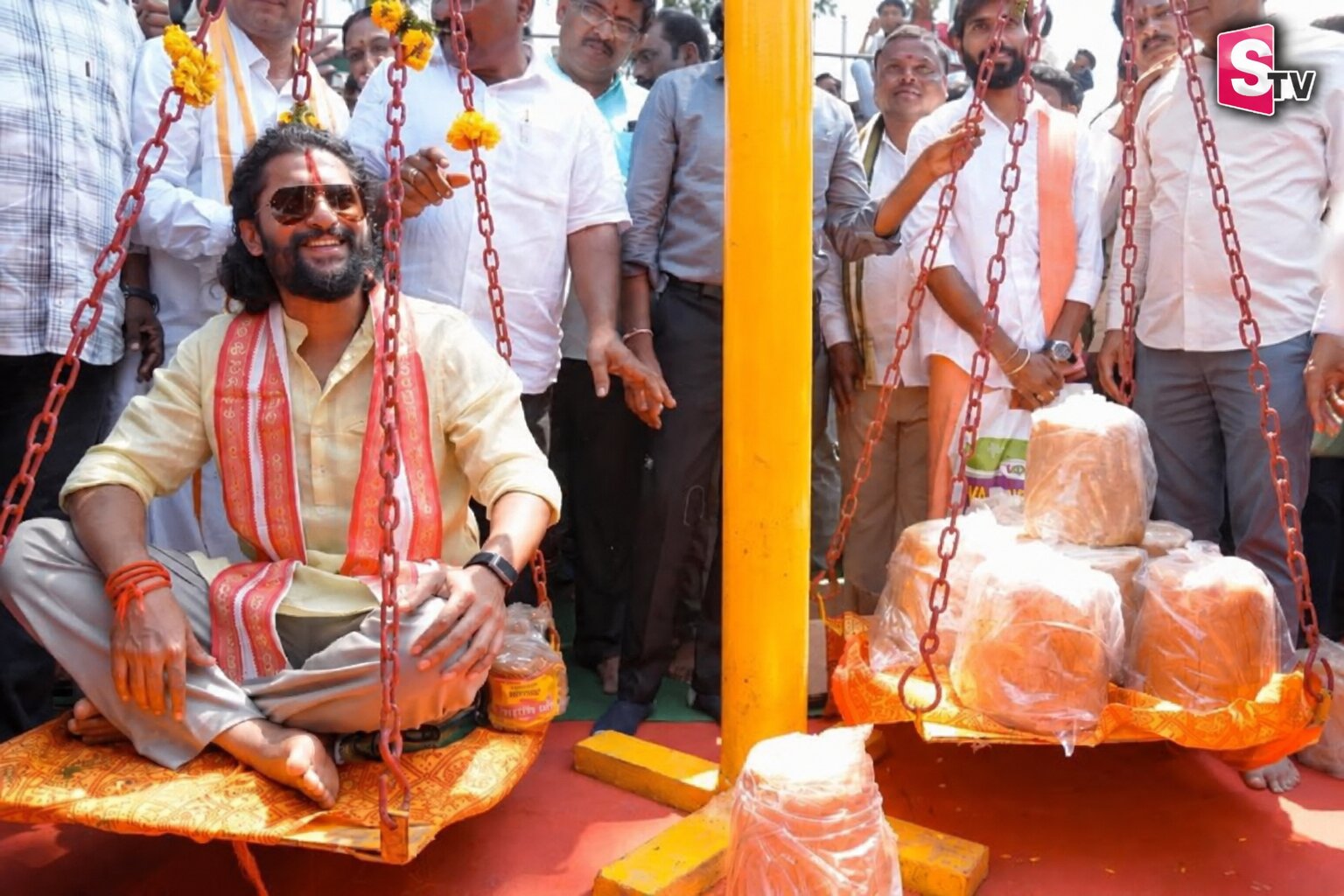 వన దేవతలకు ఎత్తు బంగారం ఇచ్చిన హీరో నాని